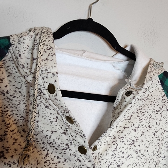 Green Bay Packers lightweight hoodies. Women's Size Large. - Picture 9 of 16